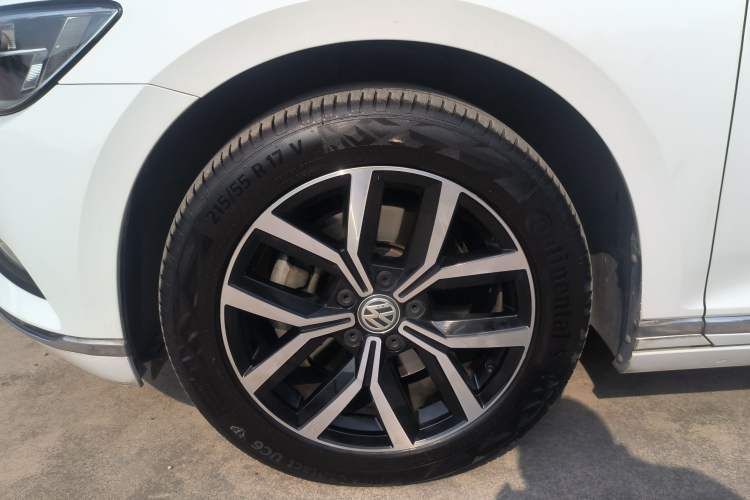 Used Volkswagen Variant 2018 380TSI Two-Wheel Drive Comfort Edition Exterior 6
