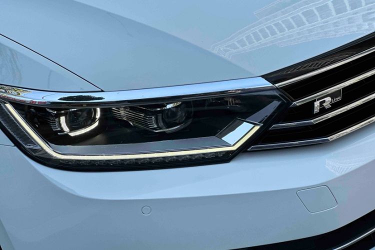 Used Volkswagen Variant 2018 380TSI Two-Wheel Drive Comfort Edition Exterior 6