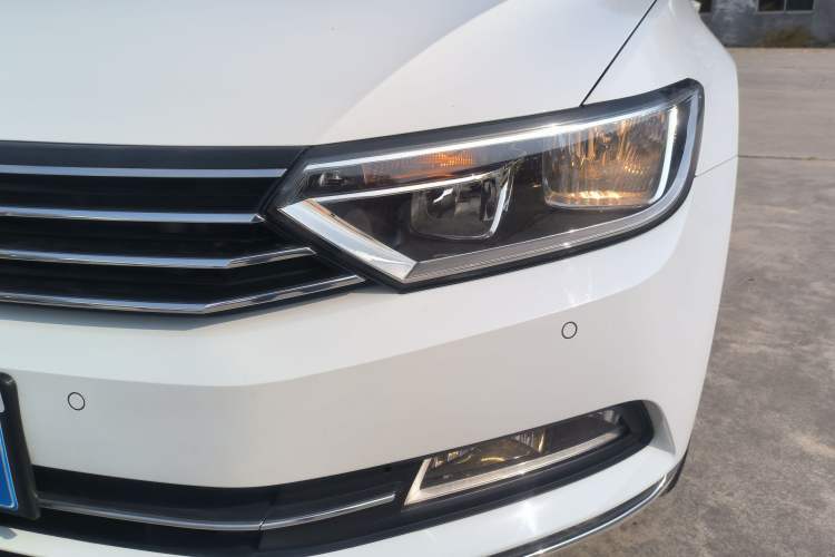 Used Volkswagen Variant 2018 380TSI Two-Wheel Drive Comfort Edition Exterior 7