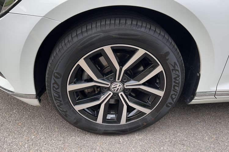 Used Volkswagen Variant 2018 380TSI Two-Wheel Drive Comfort Edition Exterior 8