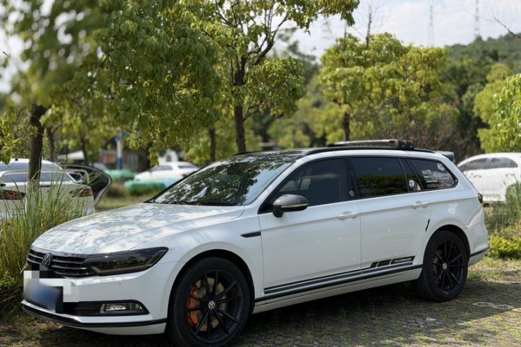 Used Volkswagen Variant 2018 380TSI Two-Wheel Drive Comfort Edition Exterior 8