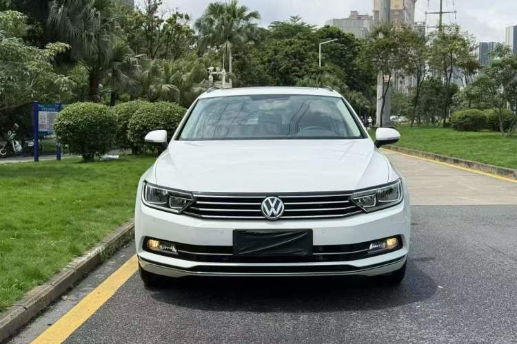 Used Volkswagen Variant 2018 380TSI Two-Wheel Drive Comfort Edition Front