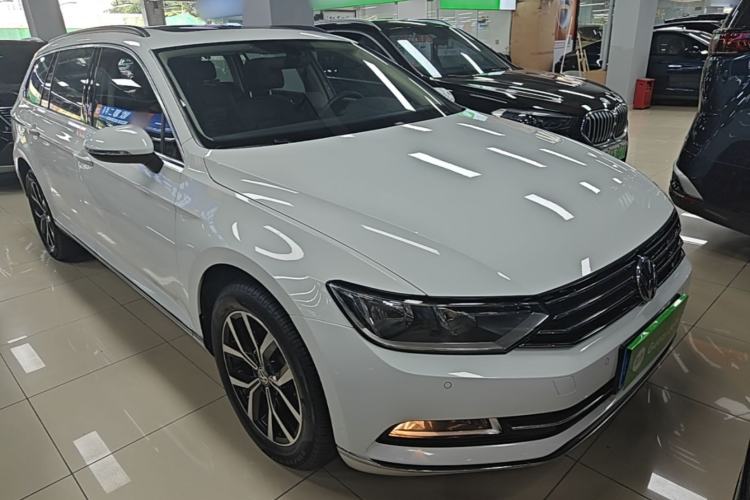 Used Volkswagen Variant 2018 380TSI Two-Wheel Drive Comfort Edition Front Right 45 Deg