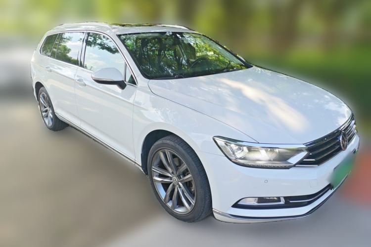 Used Volkswagen Variant 2018 380TSI Two-Wheel Drive Comfort Edition Front Right 45 Deg
