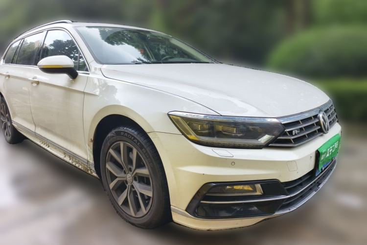 Used Volkswagen Variant 2018 380TSI Two-Wheel Drive Comfort Edition Front Right 45 Deg