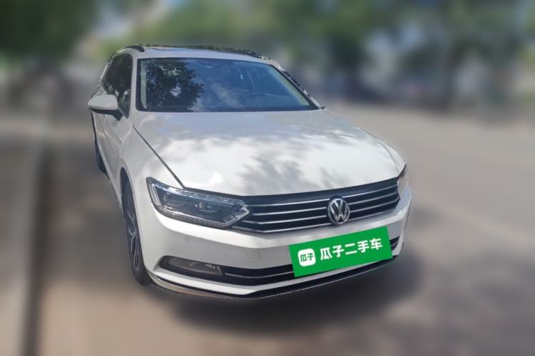 Used Volkswagen Variant 2018 380TSI Two-Wheel Drive Comfort Edition Front Right 45 Deg
