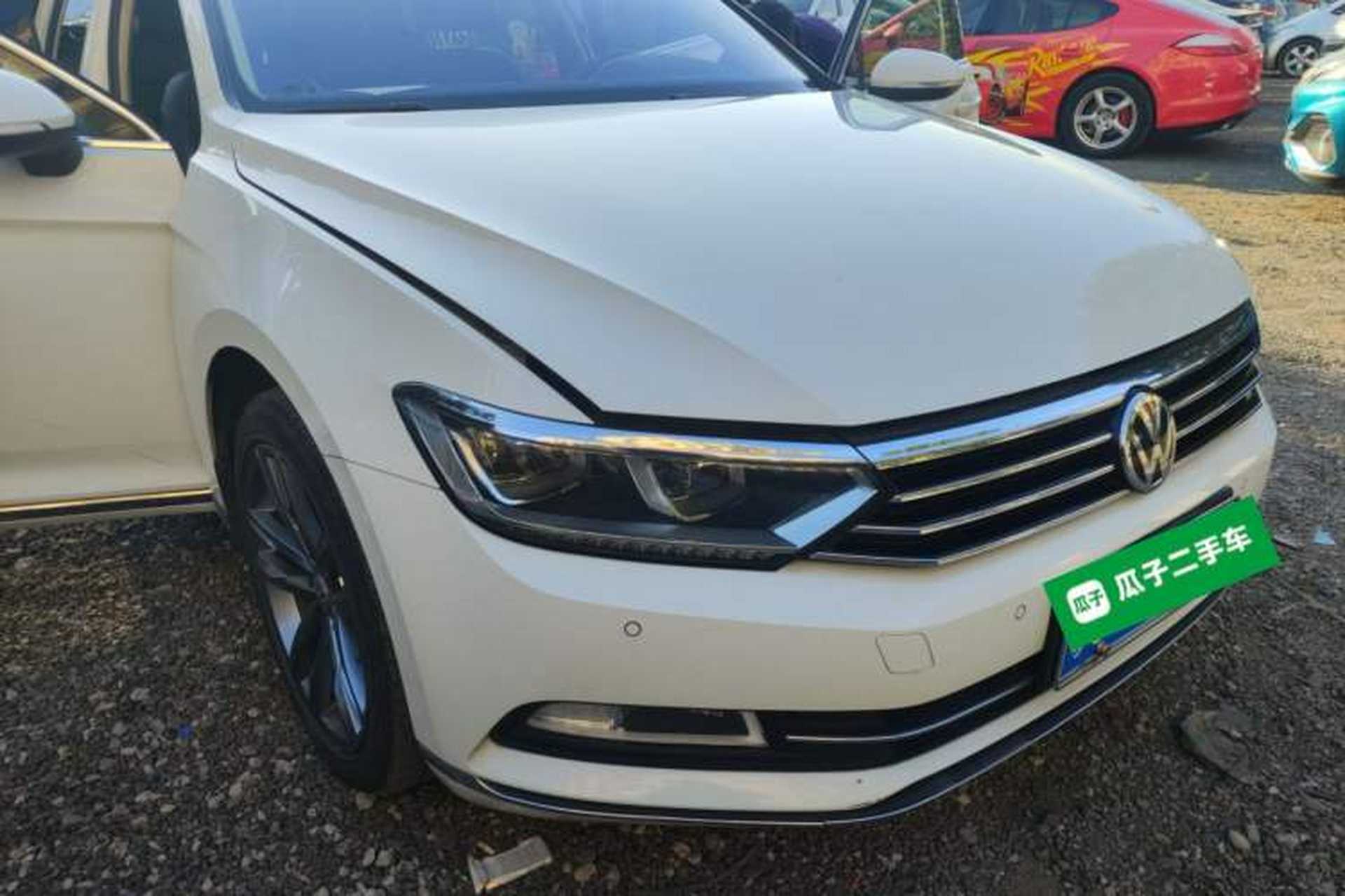 Used Volkswagen Variant 2018 380TSI Two-Wheel Drive Comfort Edition Front Right 45 Deg