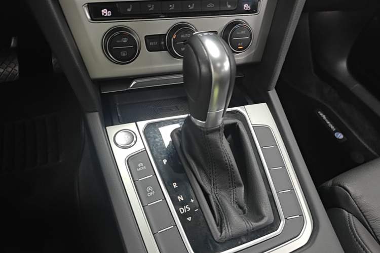 Used Volkswagen Variant 2018 380TSI Two-Wheel Drive Comfort Edition Gear Lever