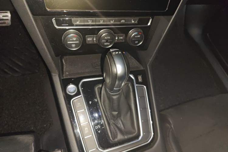 Used Volkswagen Variant 2018 380TSI Two-Wheel Drive Comfort Edition Gear Lever