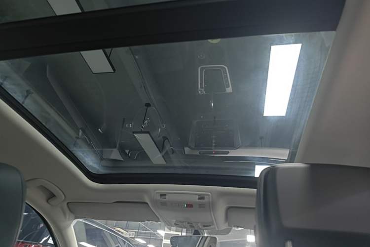 Used Volkswagen Variant 2018 380TSI Two-Wheel Drive Comfort Edition Headliner