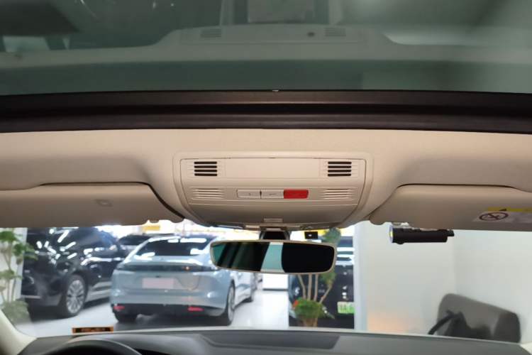 Used Volkswagen Variant 2018 380TSI Two-Wheel Drive Comfort Edition Headliner