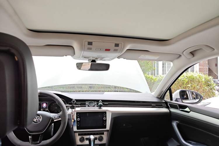 Used Volkswagen Variant 2018 380TSI Two-Wheel Drive Comfort Edition Headliner