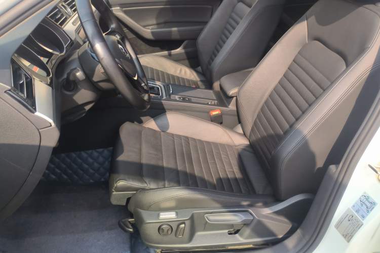 Used Volkswagen Variant 2018 380TSI Two-Wheel Drive Comfort Edition Interior 10