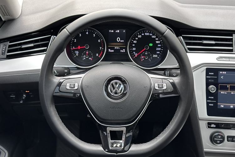 Used Volkswagen Variant 2018 380TSI Two-Wheel Drive Comfort Edition Interior 6