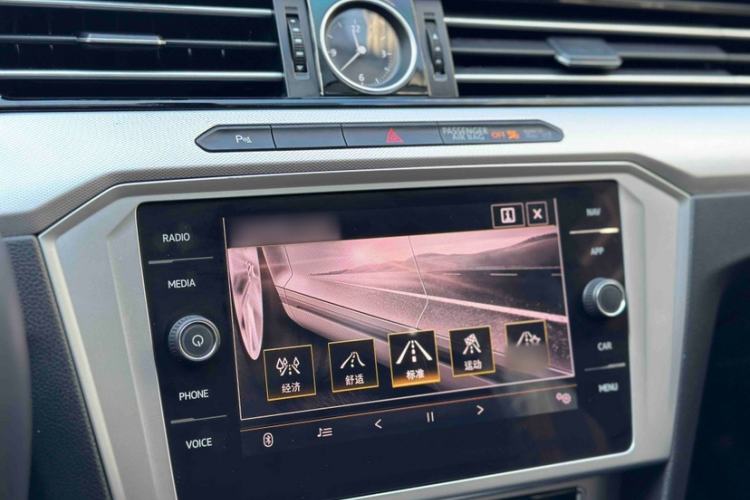 Used Volkswagen Variant 2018 380TSI Two-Wheel Drive Comfort Edition Interior 6