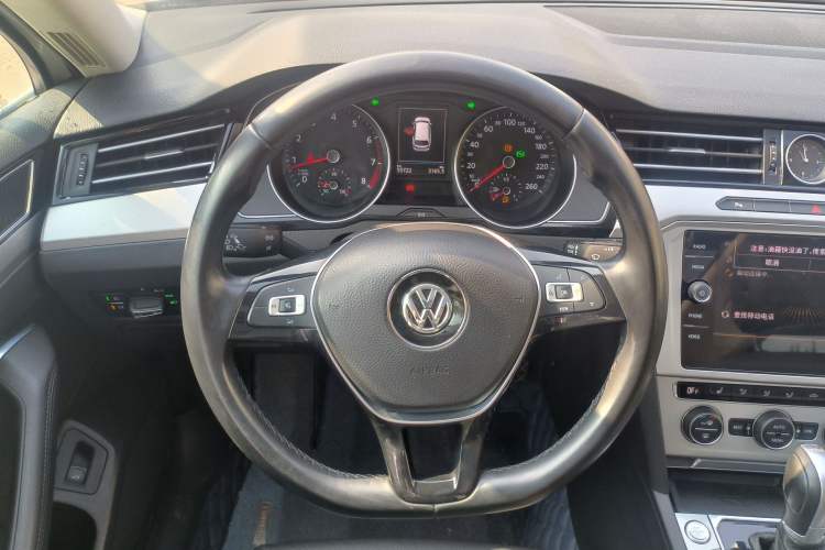 Used Volkswagen Variant 2018 380TSI Two-Wheel Drive Comfort Edition Interior 7