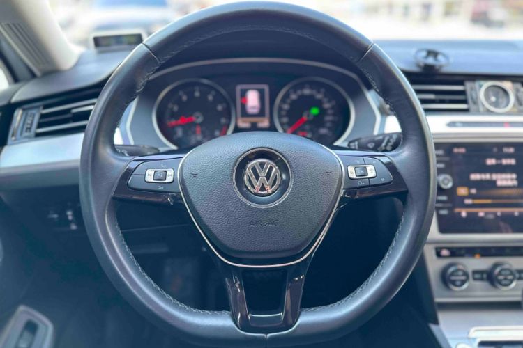 Used Volkswagen Variant 2018 380TSI Two-Wheel Drive Comfort Edition Interior 7