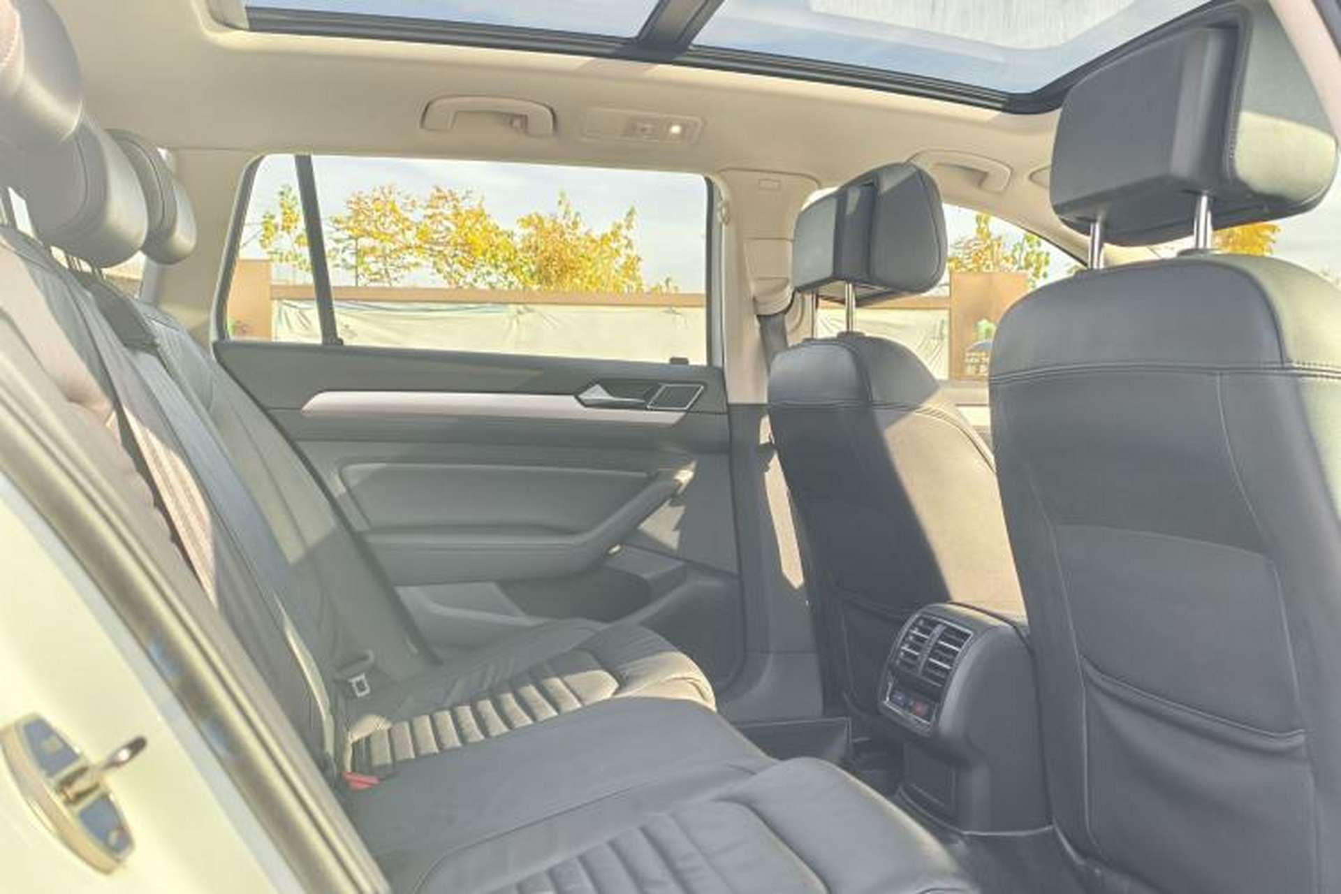 Used Volkswagen Variant 2018 380TSI Two-Wheel Drive Comfort Edition Interior 9