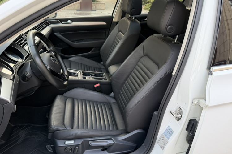 Used Volkswagen Variant 2018 380TSI Two-Wheel Drive Comfort Edition Left Front Seat