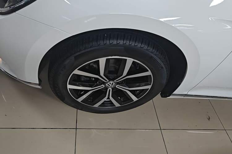 Used Volkswagen Variant 2018 380TSI Two-Wheel Drive Comfort Edition Left Front Wheel Hub