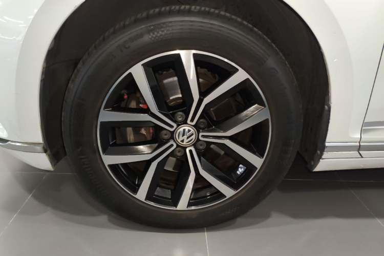 Used Volkswagen Variant 2018 380TSI Two-Wheel Drive Comfort Edition Left Front Wheel Hub