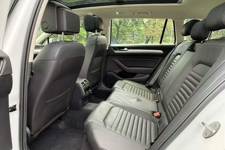 Used Volkswagen Variant 2018 380TSI Two-Wheel Drive Comfort Edition Left Rear Seat