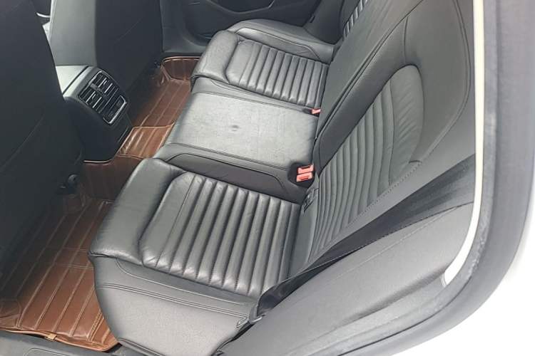 Used Volkswagen Variant 2018 380TSI Two-Wheel Drive Comfort Edition Left Rear Seat