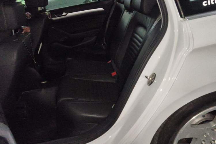 Used Volkswagen Variant 2018 380TSI Two-Wheel Drive Comfort Edition Left Rear Seat