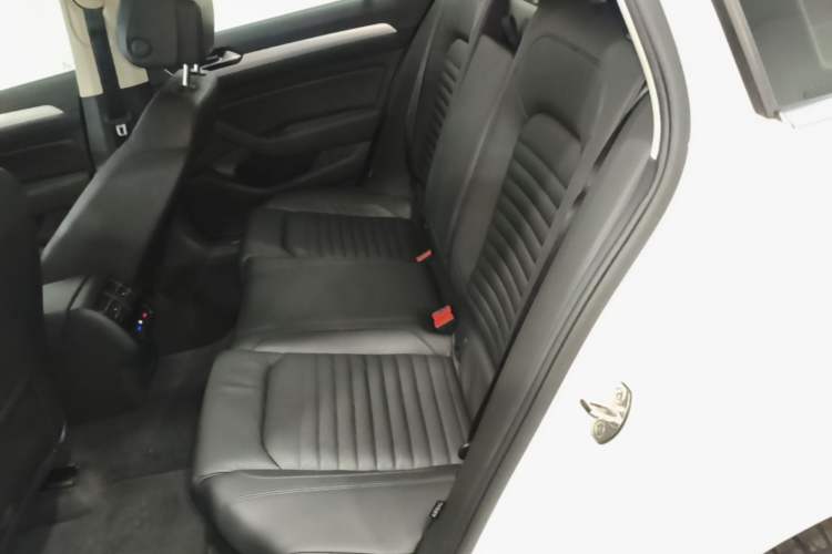 Used Volkswagen Variant 2018 380TSI Two-Wheel Drive Comfort Edition Left Rear Seat