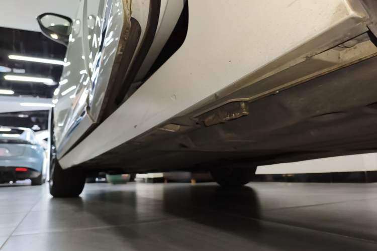 Used Volkswagen Variant 2018 380TSI Two-Wheel Drive Comfort Edition Left Side Sill