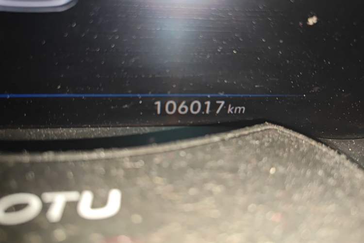 Used Volkswagen Variant 2018 380TSI Two-Wheel Drive Comfort Edition Odometer Close Up