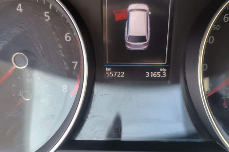 Used Volkswagen Variant 2018 380TSI Two-Wheel Drive Comfort Edition Odometer Close Up