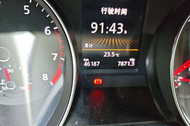 Used Volkswagen Variant 2018 380TSI Two-Wheel Drive Comfort Edition Odometer Close Up