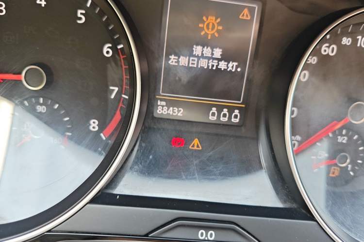 Used Volkswagen Variant 2018 380TSI Two-Wheel Drive Comfort Edition Odometer Close Up
