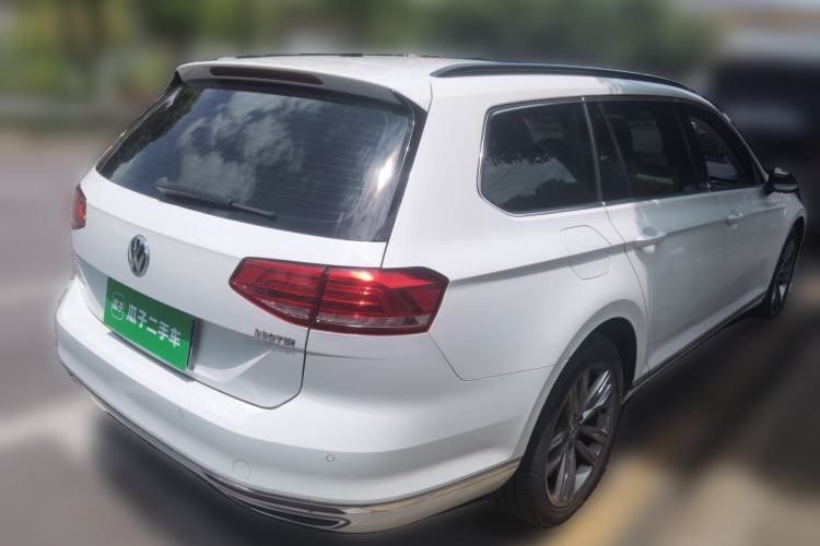 Used Volkswagen Variant 2018 380TSI Two-Wheel Drive Comfort Edition Rear Right 45 Deg