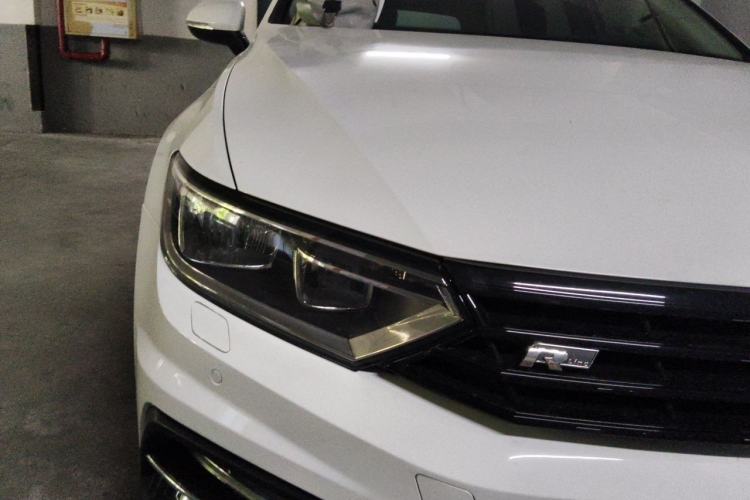 Used Volkswagen Variant 2018 380TSI Two-Wheel Drive Comfort Edition Right Front Headlight
