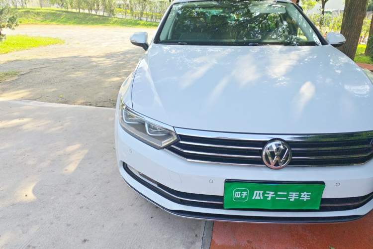 Used Volkswagen Variant 2018 380TSI Two-Wheel Drive Comfort Edition Right Front Headlight