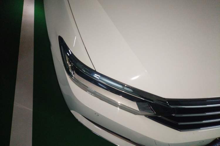 Used Volkswagen Variant 2018 380TSI Two-Wheel Drive Comfort Edition Right Front Headlight