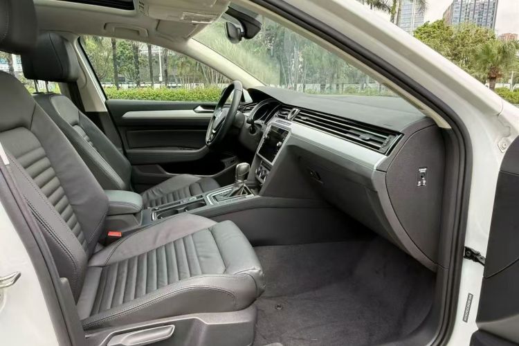 Used Volkswagen Variant 2018 380TSI Two-Wheel Drive Comfort Edition Right Front Seat