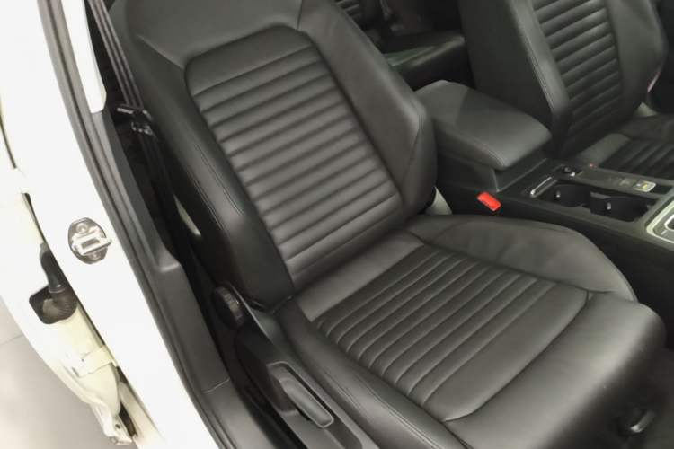 Used Volkswagen Variant 2018 380TSI Two-Wheel Drive Comfort Edition Right Front Seat