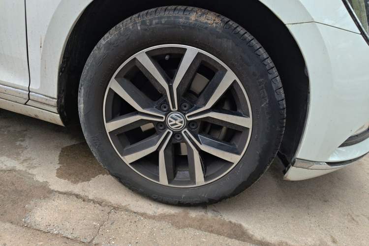 Used Volkswagen Variant 2018 380TSI Two-Wheel Drive Comfort Edition Right Front Wheel Hub