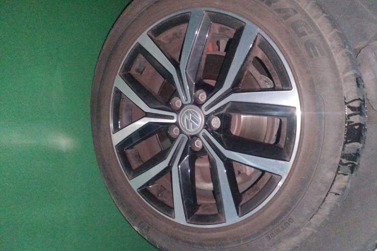 Used Volkswagen Variant 2018 380TSI Two-Wheel Drive Comfort Edition Right Front Wheel Hub
