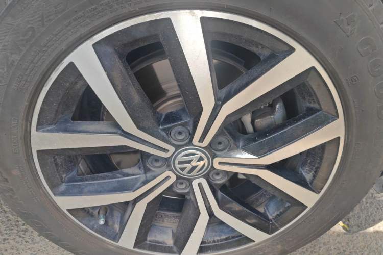 Used Volkswagen Variant 2018 380TSI Two-Wheel Drive Comfort Edition Right Front Wheel Hub