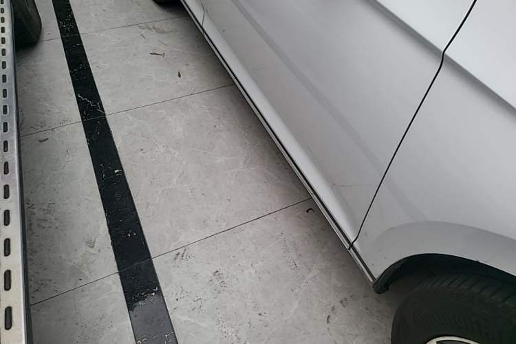 Used Volkswagen Variant 2018 380TSI Two-Wheel Drive Comfort Edition Right Side Sill