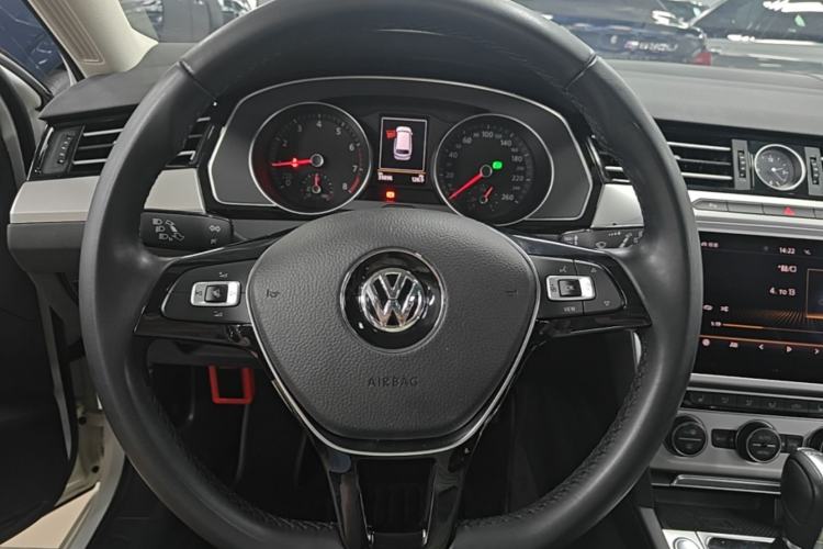 Used Volkswagen Variant 2018 380TSI Two-Wheel Drive Comfort Edition Steering Wheel