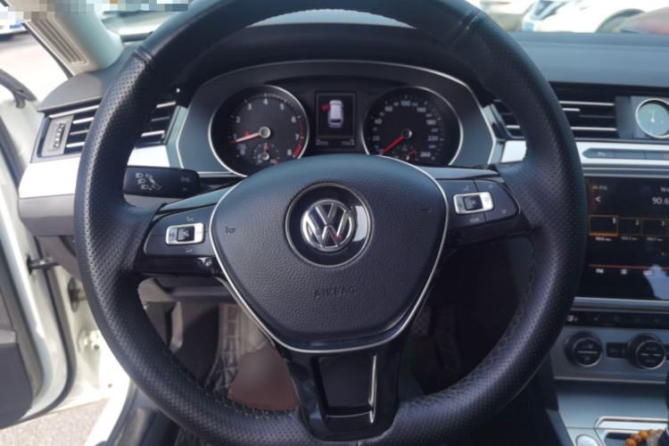 Used Volkswagen Variant 2018 380TSI Two-Wheel Drive Comfort Edition Steering Wheel