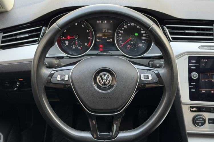 Used Volkswagen Variant 2018 380TSI Two-Wheel Drive Comfort Edition Steering Wheel