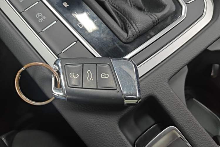 Used Volkswagen Variant 2018 380TSI Two-Wheel Drive Comfort Edition Vehicle Key