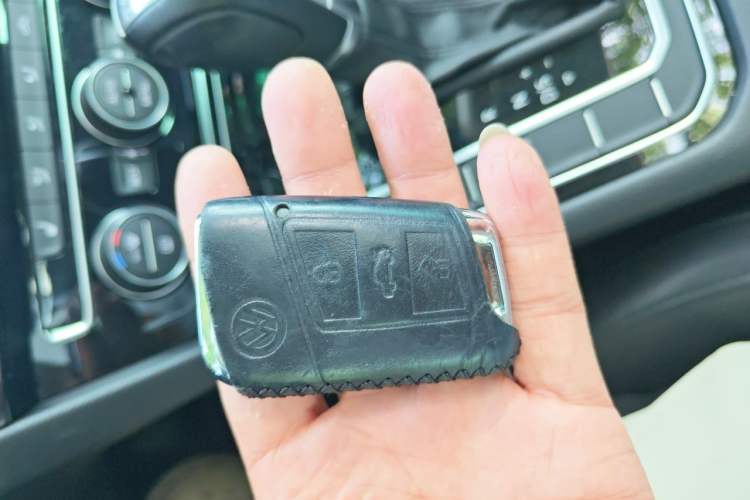 Used Volkswagen Variant 2018 380TSI Two-Wheel Drive Comfort Edition Vehicle Key
