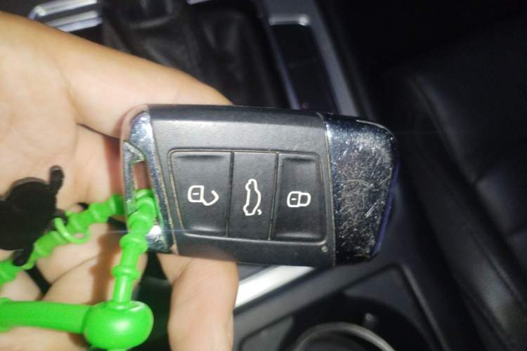 Used Volkswagen Variant 2018 380TSI Two-Wheel Drive Comfort Edition Vehicle Key